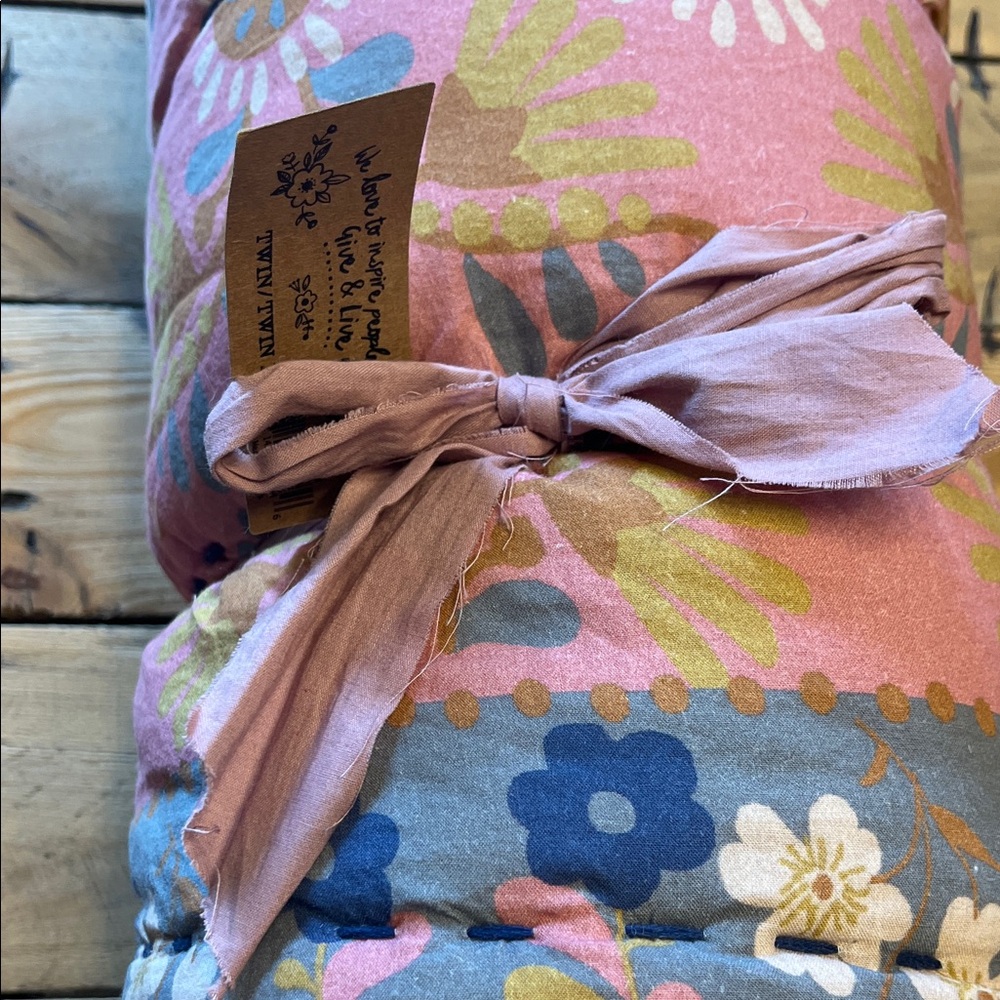 NWT Natural life Ruffle Skirt Quilt - Picture 6 of 7